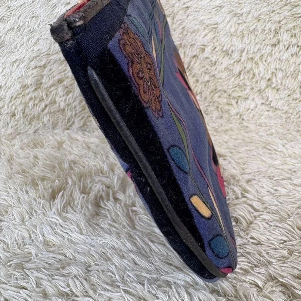 Emilio Pucci Vintage Clutch Bag Velour Blue Floral Patterned and Multicolor‎ Bag